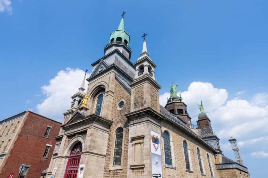 Private Romantic Walking Tour For Couples in Montreal - Discovering Historic and Cultural Treasures