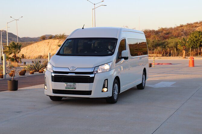 Private Roundtrip Transfer from Los Cabos Airport - The Vehicle and Its Benefits
