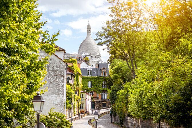 Private Scavenger Hunt in Montmartre - Authentic Montmartre: Sights and Stories