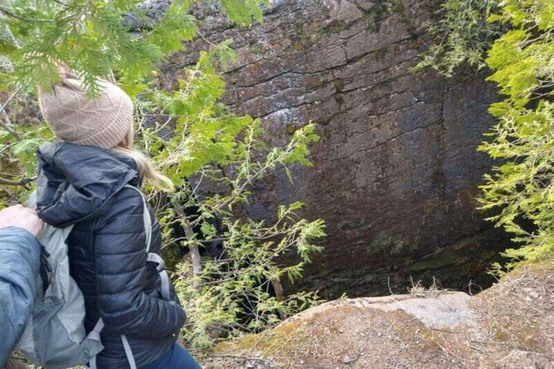 Private Singhampton Caves Hike - Collingwood/Blue Mountain - An In-Depth Look at the Singhampton Caves Hike