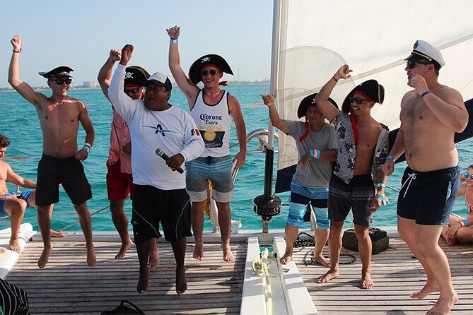 Private Snorkeling and Sightseeing Catamaran Boat Tour Deluxe 36 passengers - What Makes This Tour Stand Out?