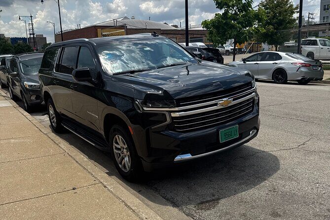 Private SUV Transfer from O'Hare Midway Airport to Chicago - Airport Pickup: Professionalism at Its Best