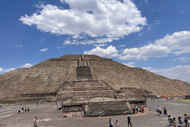 Private Tour in Teotihuacan Pyramids with 2025 New Car - Analyzing the Value