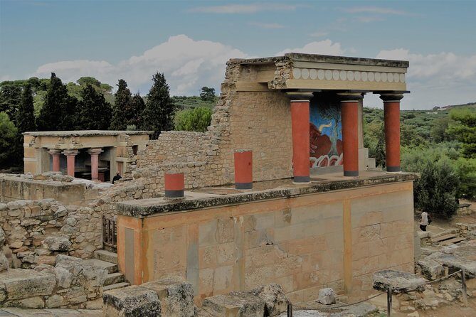 Private Tour Knossos & Heraklion City - Walking the Walls and Visiting Kazantzakis’ Tomb