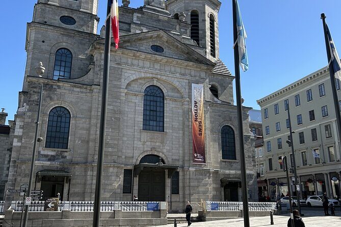 Private tour of Quebec City 4 hours - Savoring Local Flavors at Le Grand Marché de Québec
