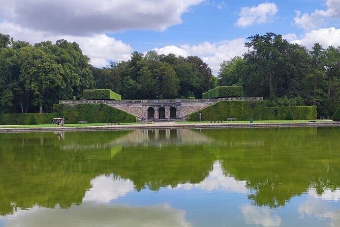 Private tour of the Great Christmas of Vaux le Vicomte and Fontainebleau - Who Should Consider This Tour?