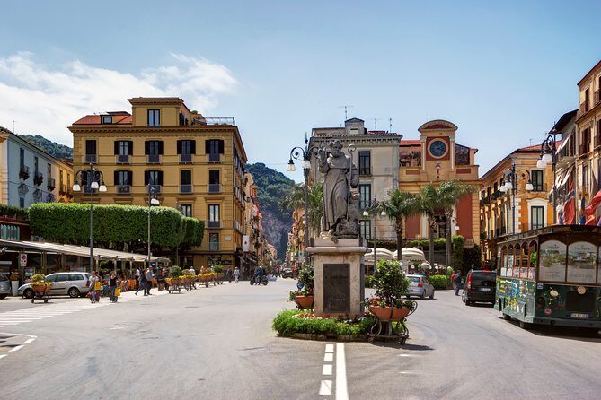 Private Transfer from Naples to Sorrento - The Sum Up