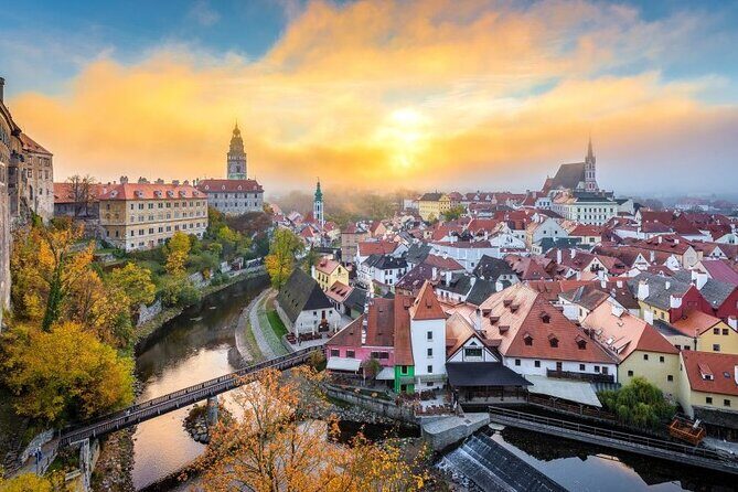 Private Transfer from Passau to Prague with 2 Hours Sightseeing of Local Driver - The Sum Up
