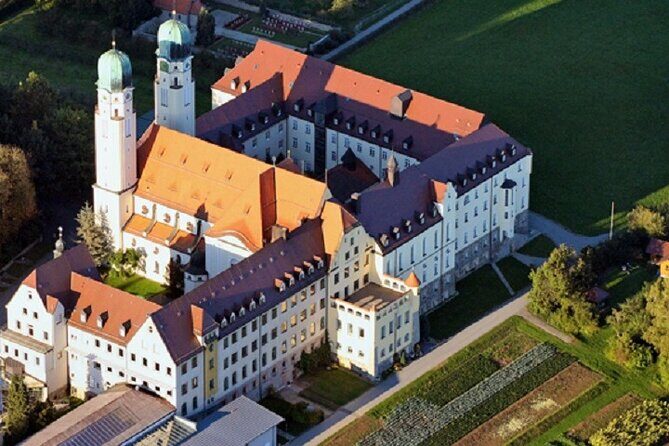 Private Transfer from Prague to Vilshofen with stop in .Krumlov or Hluboká - The Value of the Experience
