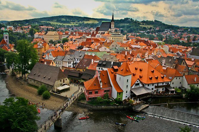 Private transfer from Vilshofen to Prague with Stopover in Cesky Krumlov - What’s Included and Not Included