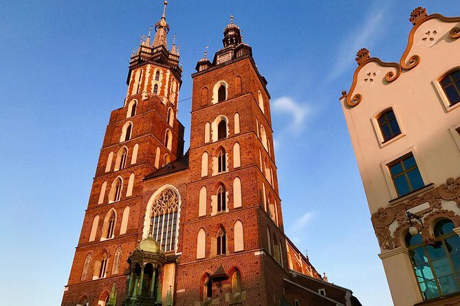 Private Transfer from Warsaw to Krakow - Who Should Consider This Transfer?