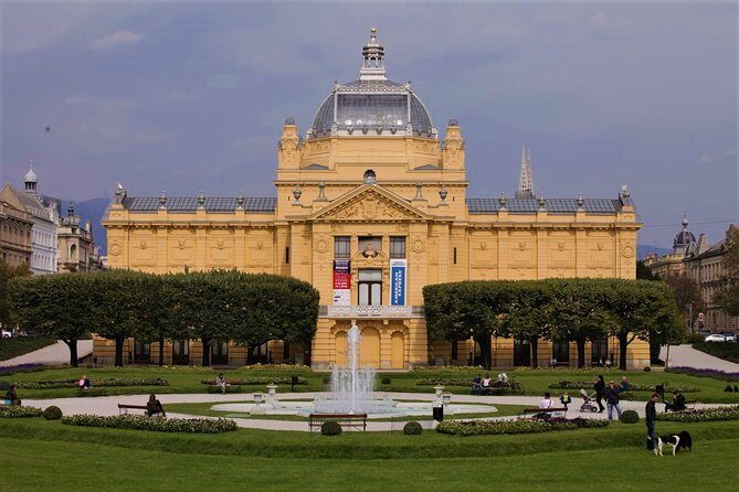 Private transfer Zagreb - Ljubljana or Ljubljana - Zagreb - Itinerary and Stops: Customizable and Scenic  