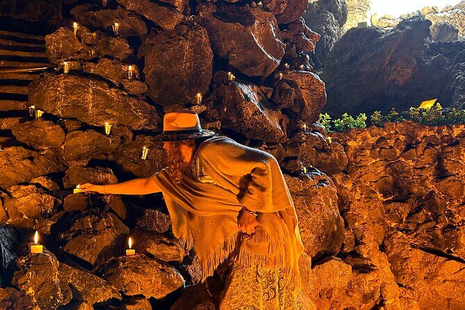 Pyramids of Teotihuacan and restaurant la Gruta (Original) - Transportation and Group Dynamics