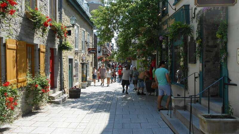 Québec Private Walking Tour - Exploring the Historic Districts