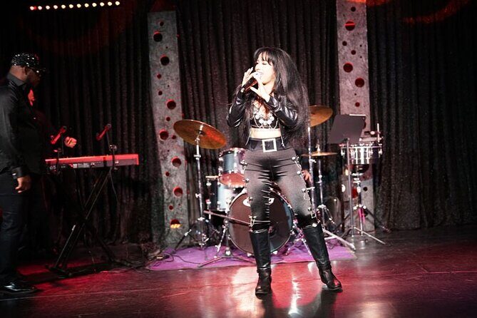 Queen Selena: A Tribute to the Latin Pop Superstar in Las Vegas - Authenticity and Audience Feedback