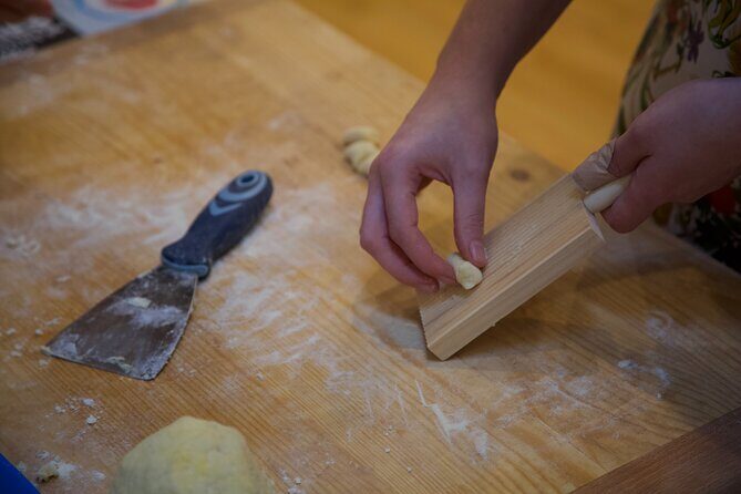 Rialto market tour and Italian cooking class with a local - Exploring the Rialto Market and Its Charm