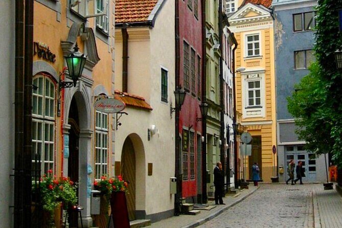 Riga Old Town, C Market & Art Nouveau Guided Walking Tour - The Value and Practicalities