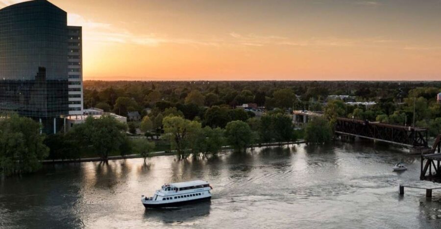 Sacramento: New Year's Eve River Cruise - Who is this cruise best for?