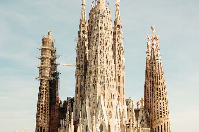 Sagrada Familia Closing Time Tour with Rooftop Views - Authentic Experiences and Reviews