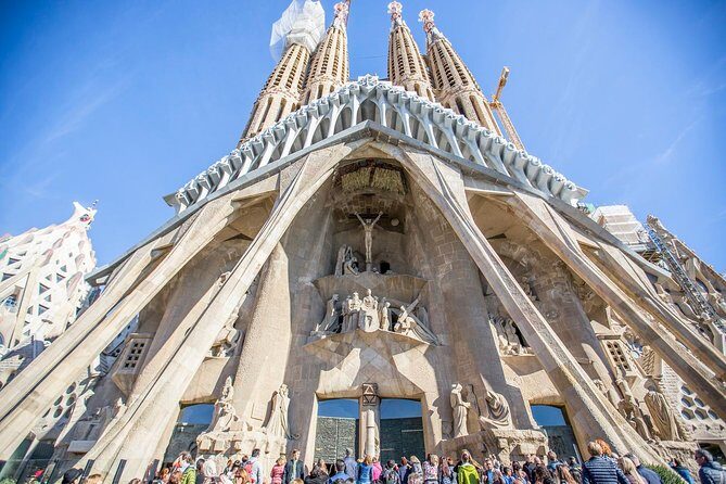 Sagrada Familia & Park Guell Guided Tour with Skip The Line - Final Words: Who Will Love This Tour?