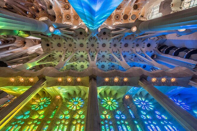 Sagrada Familia Private Tour with Priority Entrance - A Closer Look at the Tour Itinerary