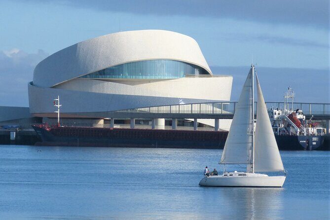 Sailing boat trip on the coast of Porto and on the river Douro - Pricing and Value