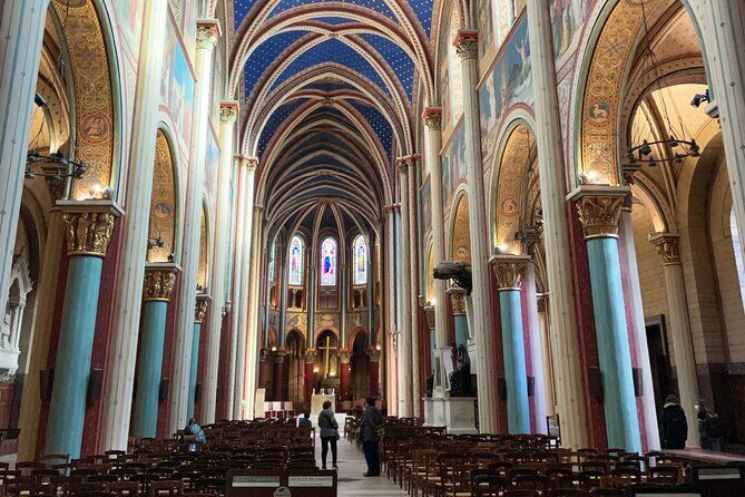 Saint Germain Walking Tour with Local Insights - The Experience in Practice