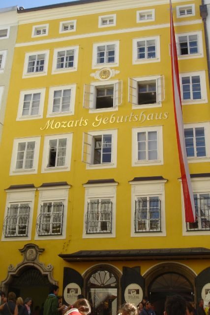 Salzburg 2.5-Hour Walking Tour: Mozart, Old Town & More - What Makes This Tour Stand Out