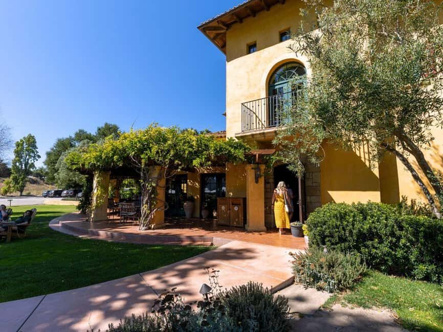 Santa Barbara: 3-Winery Tour Includes Tastings & Lunch inSYV - Deep Dive into the Experience