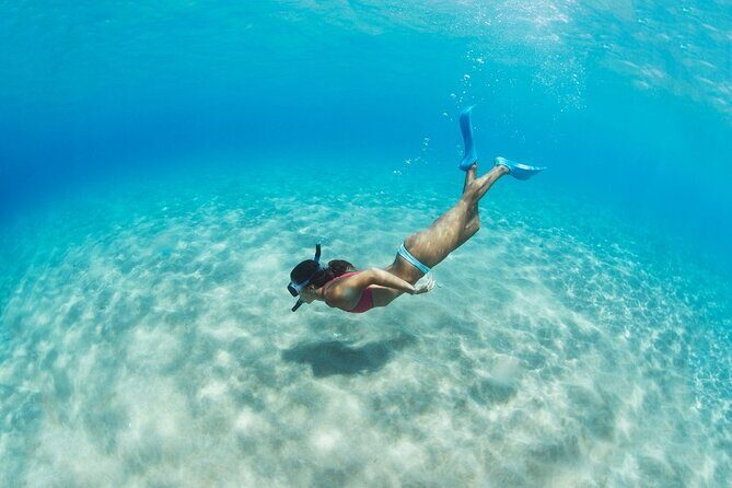 Santorini: Caldera Classic Semi-Private Cruise with BBQ & Drinks - Second Stop: Mesa Pigadia Beach