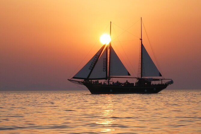 Santorini Sunset cruise - Who Would Love This Tour?