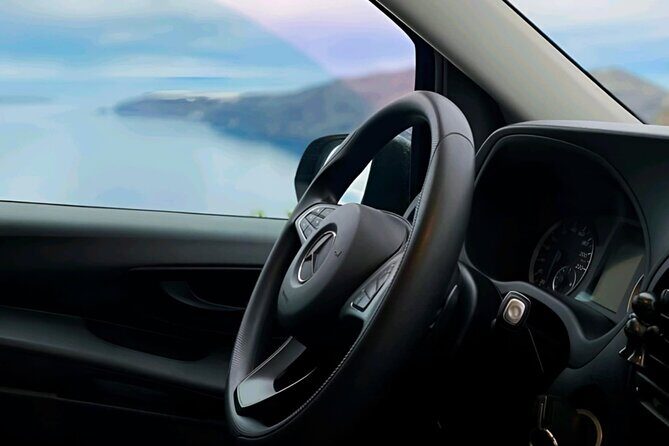 Santorini Taxi Service - The Itinerary and What to Expect