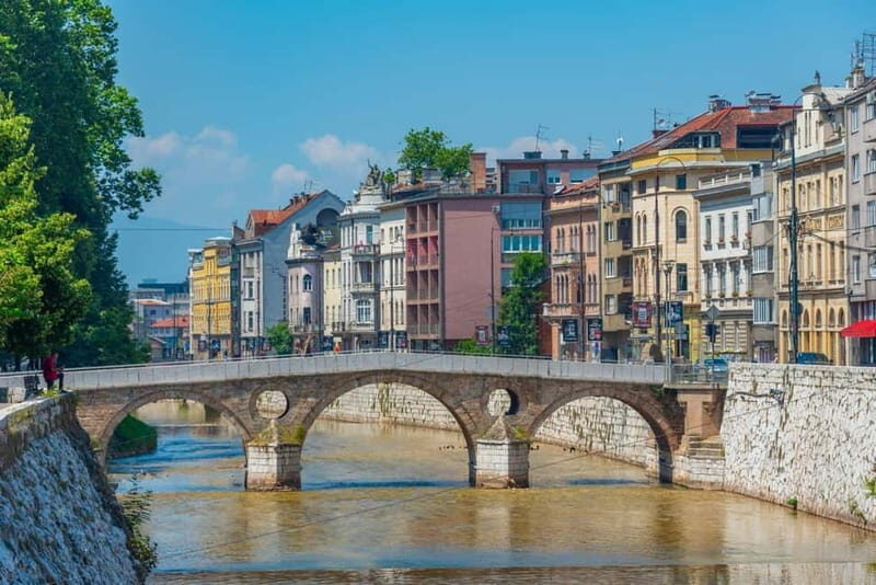 Sarajevo Old Town: Bosnian Ethnic Food & Coffee Walking Tour - The Guides: Knowledge, Humor, and Local Expertise