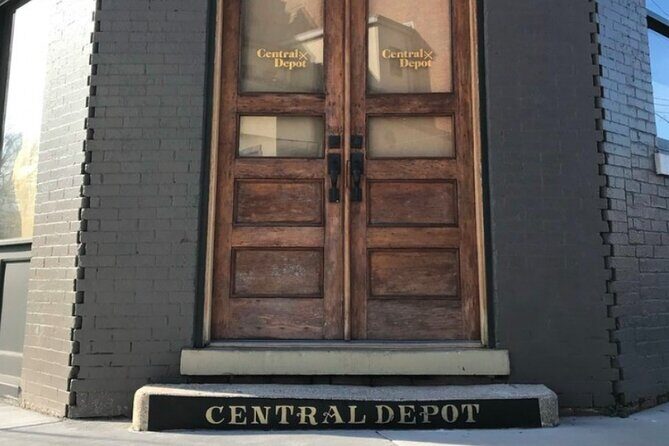 Self-Guided Bar Hunt: Swell Times in Scruffy City - What to Expect on Your Night Out