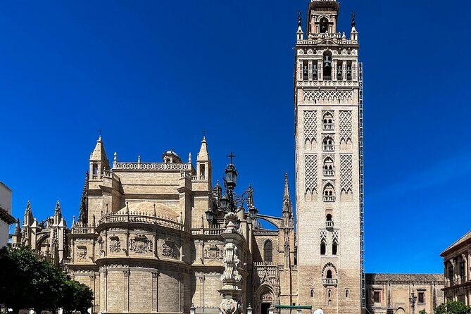 Seville Cathedral and La Giralda Entry Ticket with Audio Guide - Transportation and Accessibility