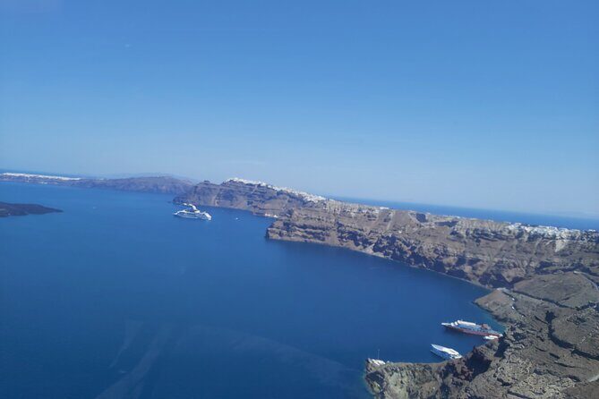 Shared Helicopter Tour Santorini 20 minutes - 2 passengers - What to Expect During the Flight