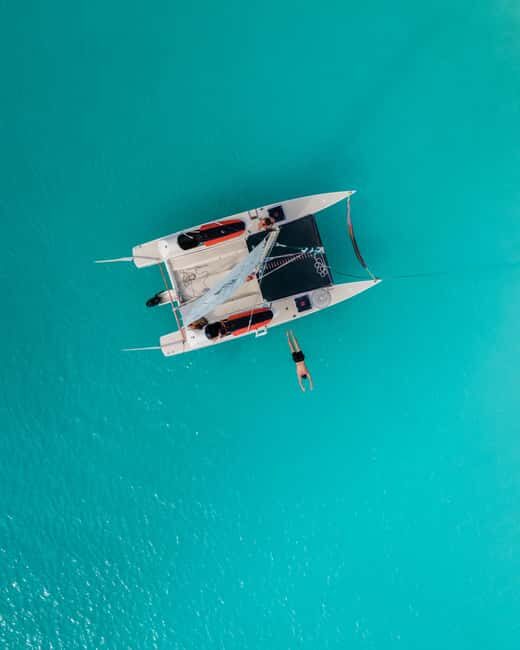 Shared Sailing: Sailing tour in Bacalar Lagoon. - Key Points