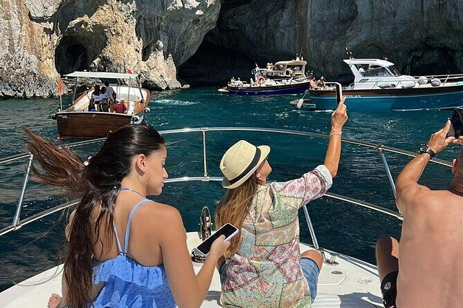Shared Tour of Capri with Blue Grotto - FAQ
