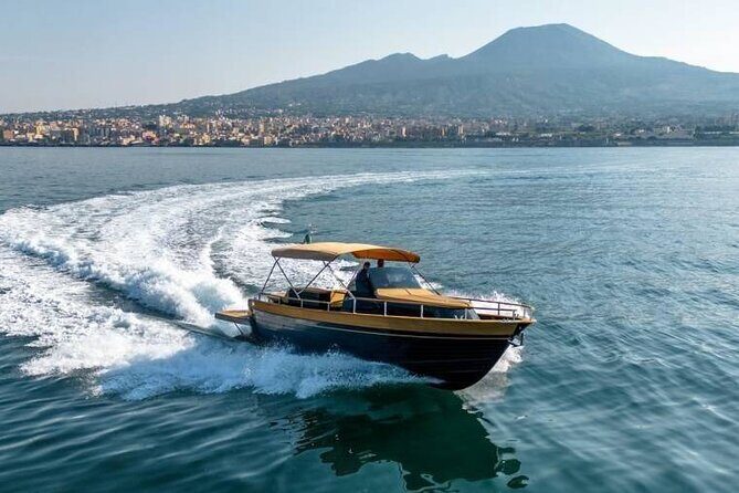 Small group boat tour from Sorrento to Capri - Exploring the Itinerary in Detail