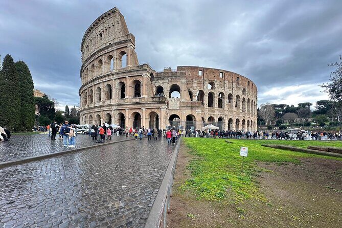 Small Group Guided Tour Colosseum Roman Forum & Palatine Hill - Guided Tour Inside the Colosseum