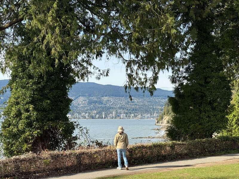 Stanley Park CarTour:SmallGroup/Comfort&CheaperThan BikeTour - The Stops and Highlights