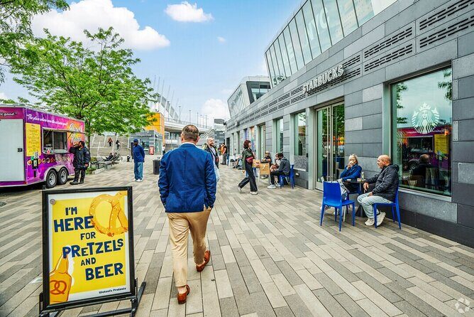 Staten Island Walking Tour and Slice of Pizza - Transportation & Group Size