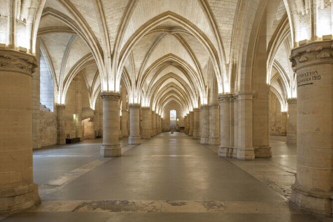 Ste Chapelle & Conciergerie Private Guided Tour with Tickets - Authentic Experiences and Authenticity