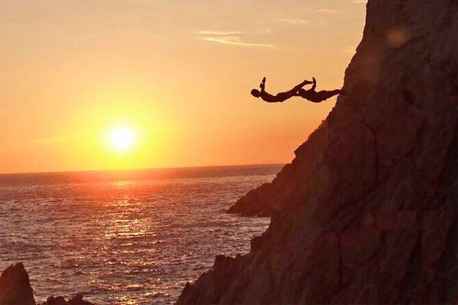 Sunset Dinner and Cliff Divers in Acapulco - The Authenticity and Value of This Tour