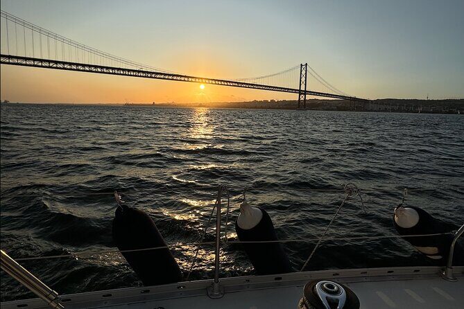 Sunset sailboat tour in Lisbon with wine and beer - The Itinerary in Detail