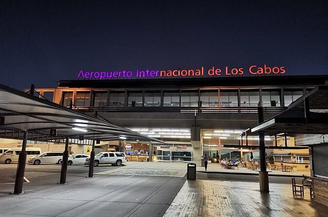 Taxis Private Shuttle - Round Trip Los Cabos - The Journey: Comfort and Convenience