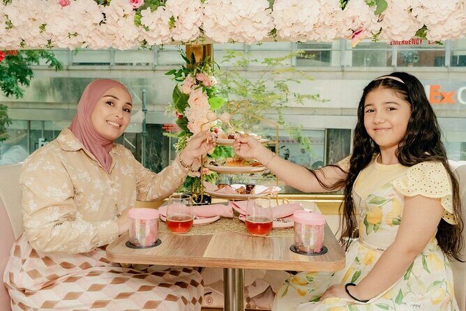 Tea Around Town: Chicago Tea Experience & City Sights - What the Tea Tasting Adds