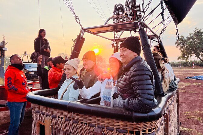 Teotihuacán in a hot air balloon with Transportation from CDMX - The Value of the Experience