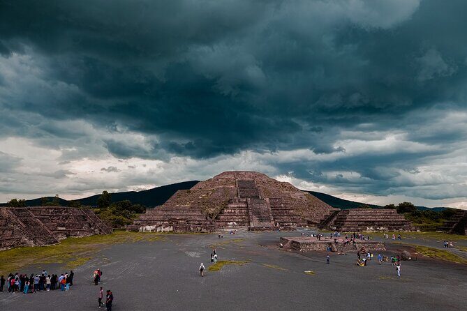 Teotihuacán Pyramids Tour, Guadalupe Sanctuary and 3 cultures - Practicalities and Tips