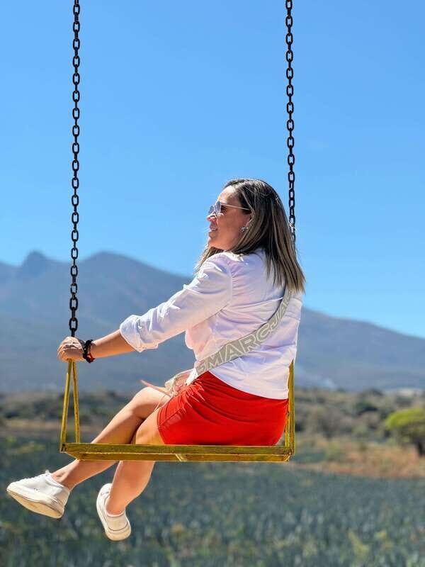 Tequila: Town and Distillery Guided Tour with Tastings - Exploring Tequila: A Closer Look